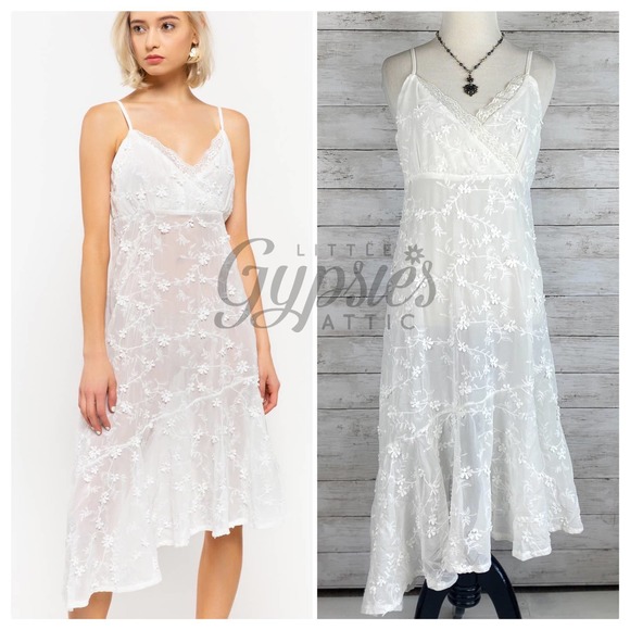 POL Dresses & Skirts - POL Lila Honeymoon Romance Ivory Dress